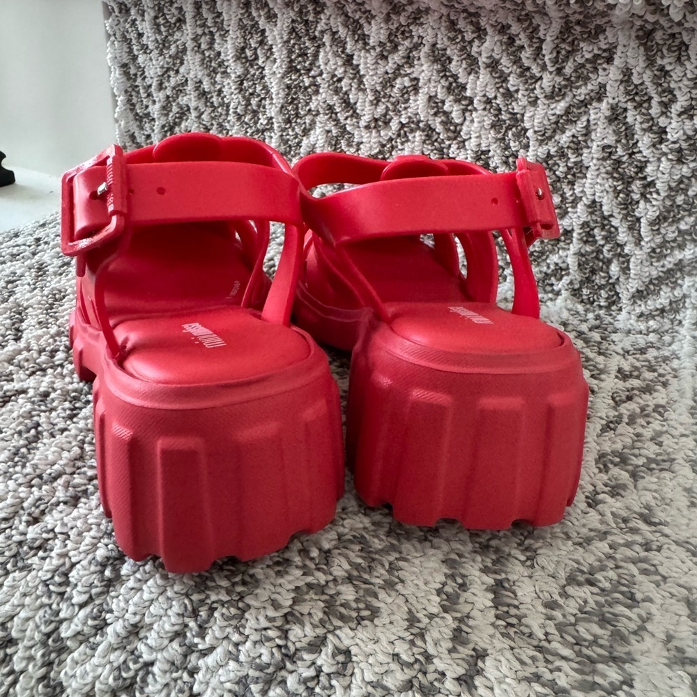 Mini Melissa Kids Chunky Red Sandals - Picture 2 of 7